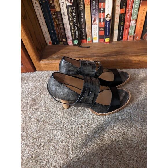 Ellen verbeek grey heels with detachable foot cuff sz 40 euc - Picture 2 of 7